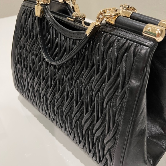 Coach Pleated handbag - like new - Picture 2 of 9